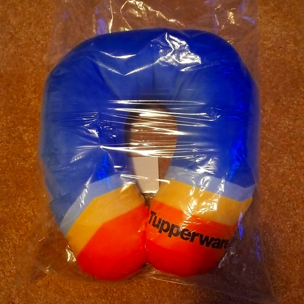 Tupperware Neck pillow